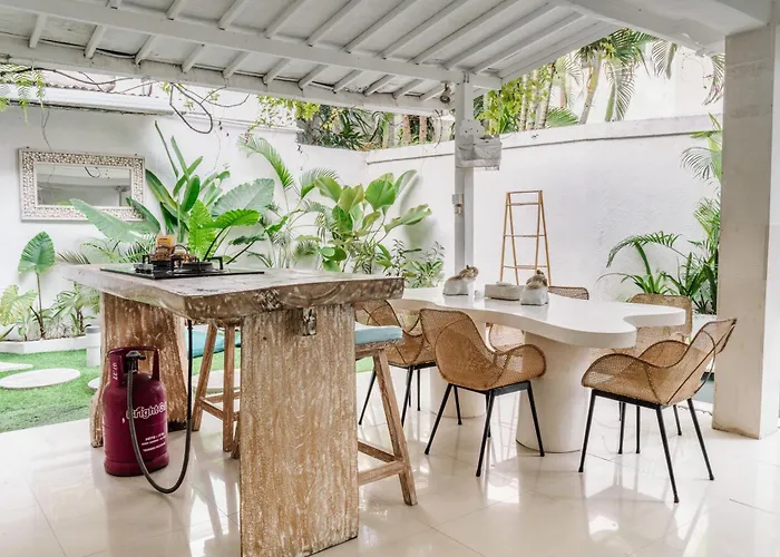 Mara Villa, Garden & Pool, 2 Min To * Seminyak (Bali)